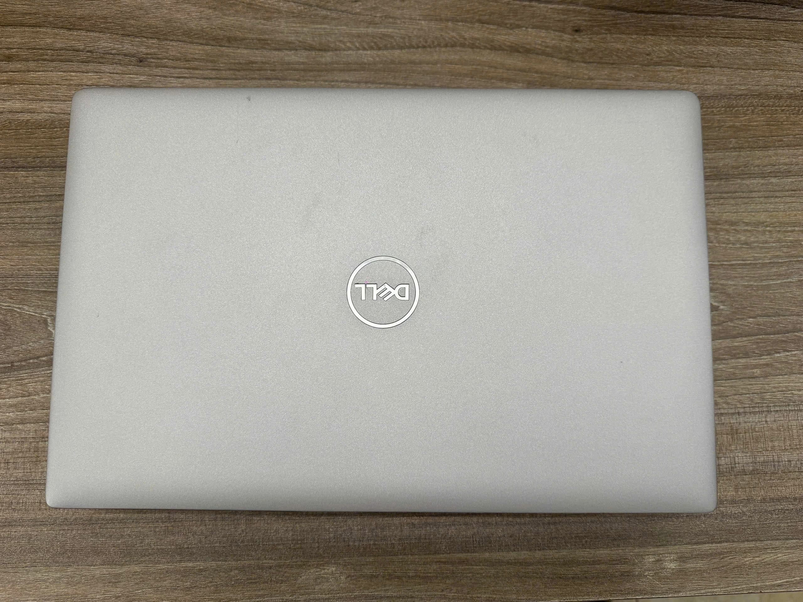 Dell Precision 5520 - Thumbnail