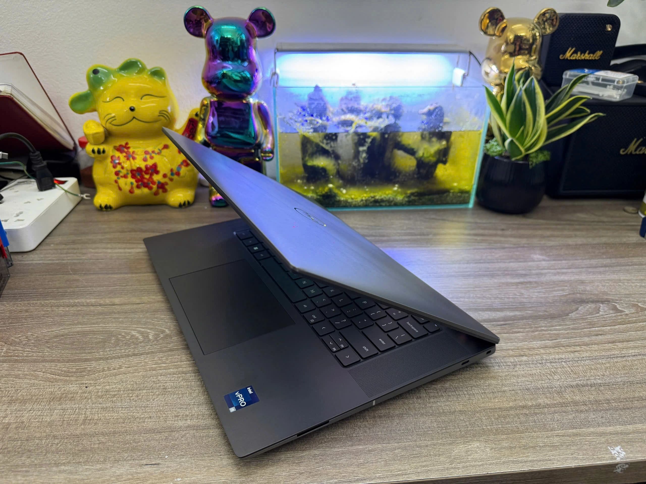 Dell Precision 5680 - ảnh 4