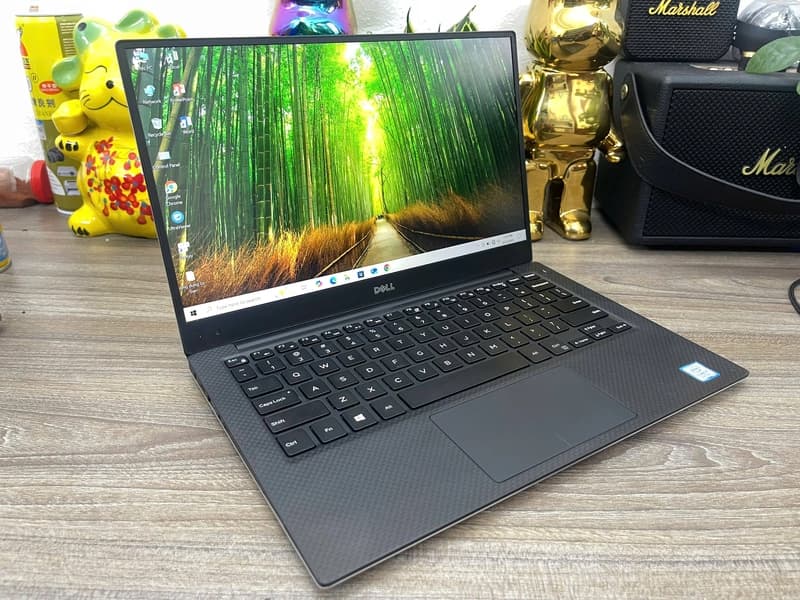 Dell XPS 9360 - Thumbnail