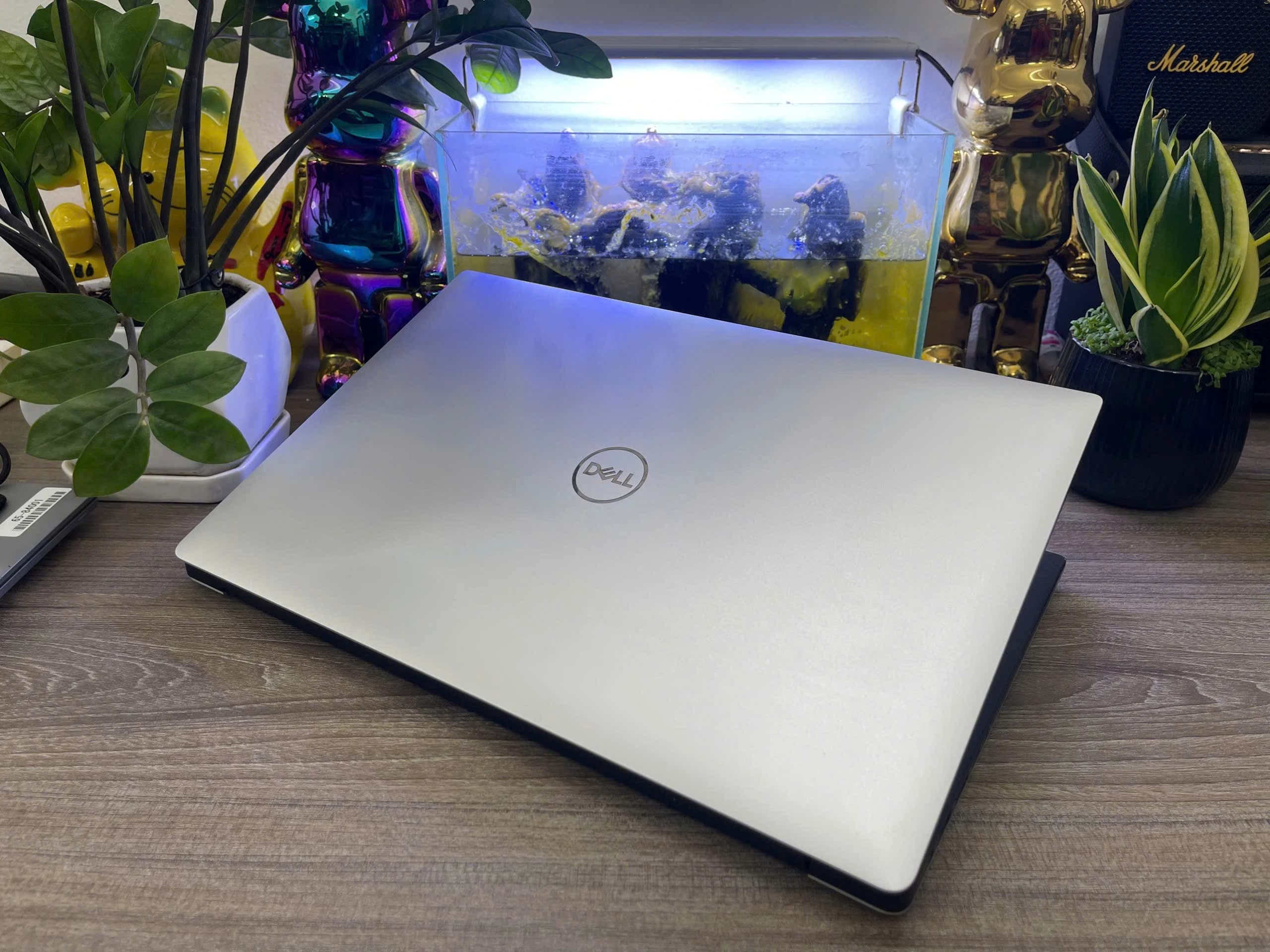 Dell XPS 9570 - ảnh 4